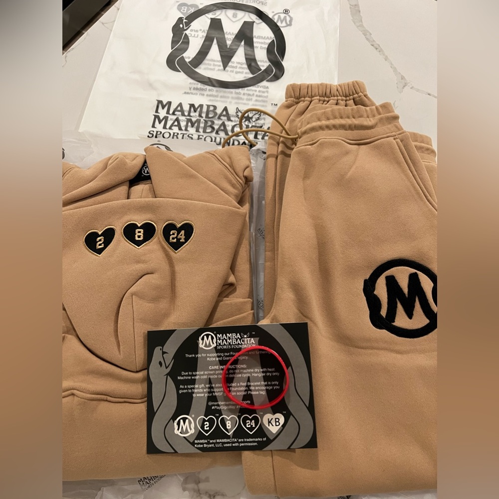 MAMBA & MAMBACITA Desert Sand Logo Hoodie & Sweatpants Set (Unisex Medium)